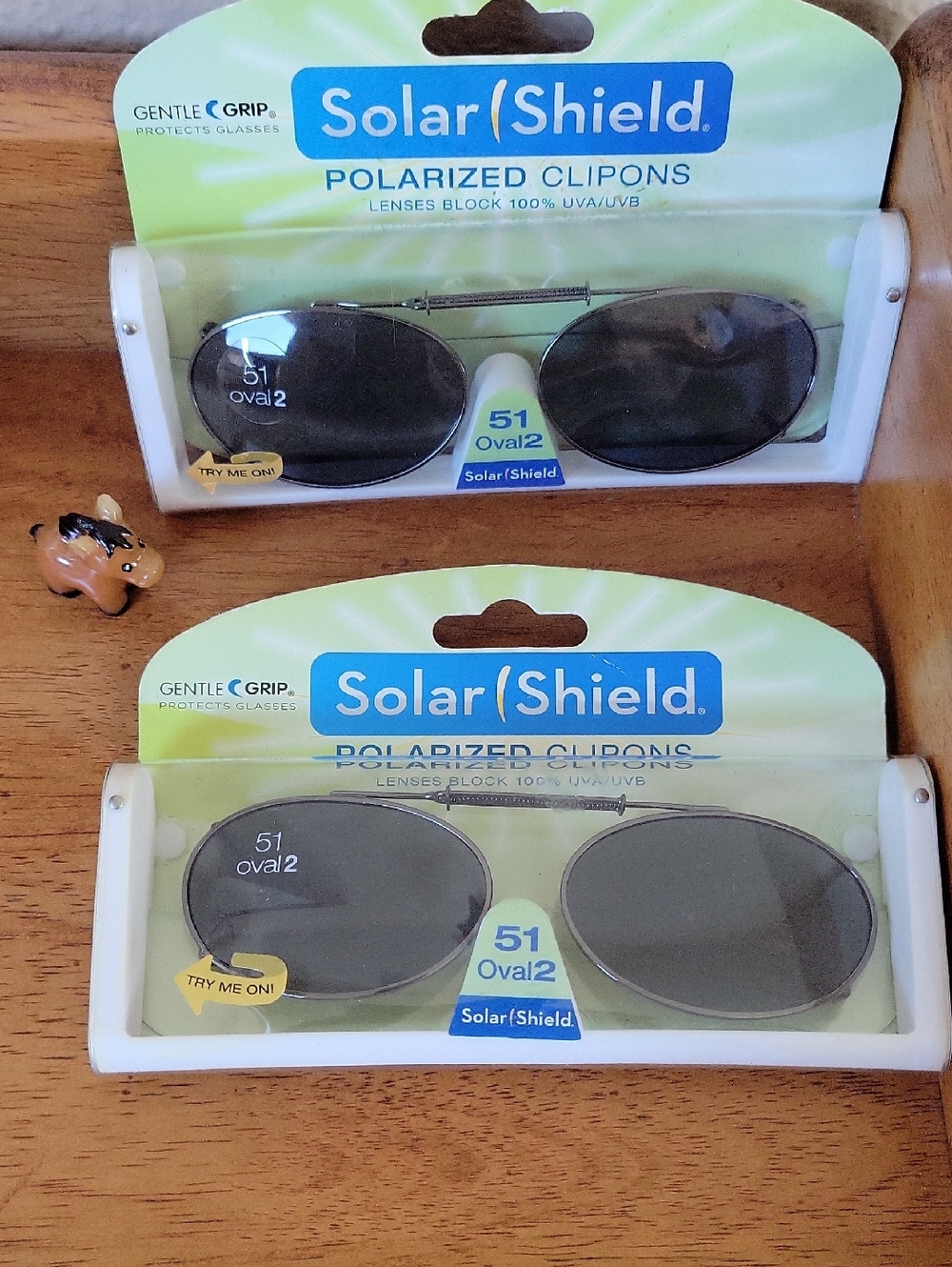 NWT 2 SOLAR Shield STRETCH Clipons. One For Your Car And One For Your Beach Bag!